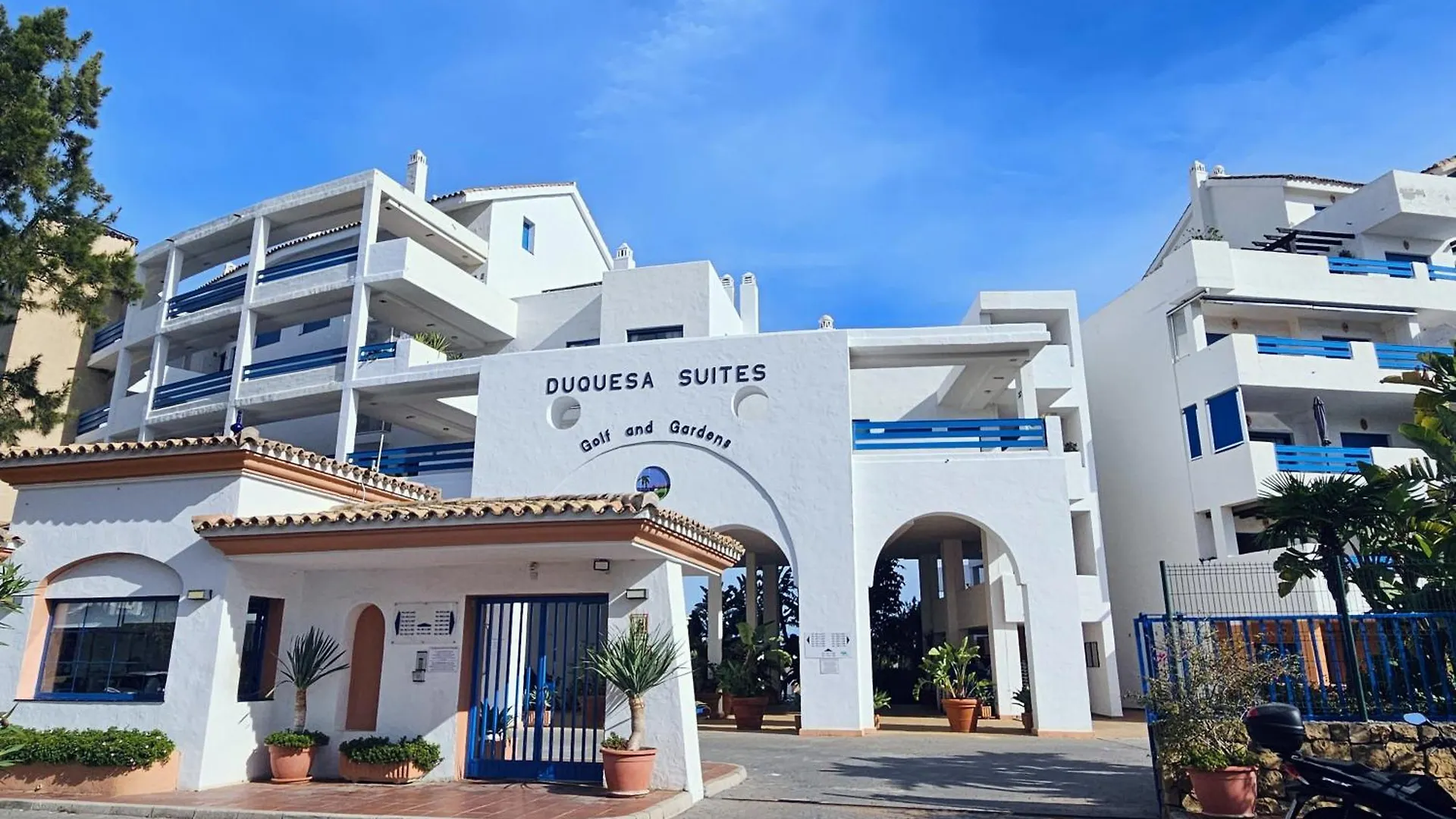Duquesa Suites - Superb Sea Views & Overlooking Pool Manilva Apartamento