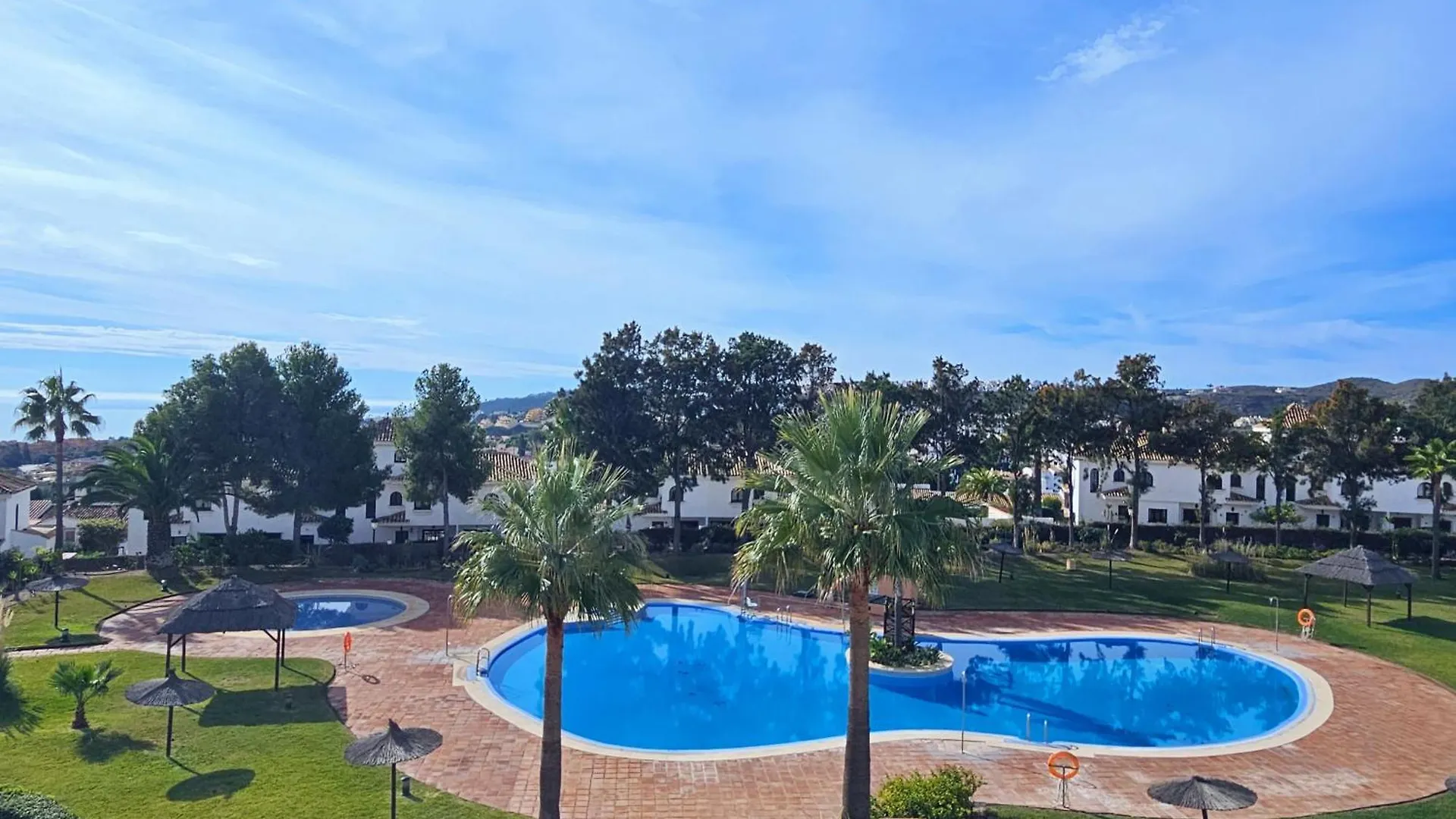 Duquesa Suites - Superb Sea Views & Overlooking Pool Manilva