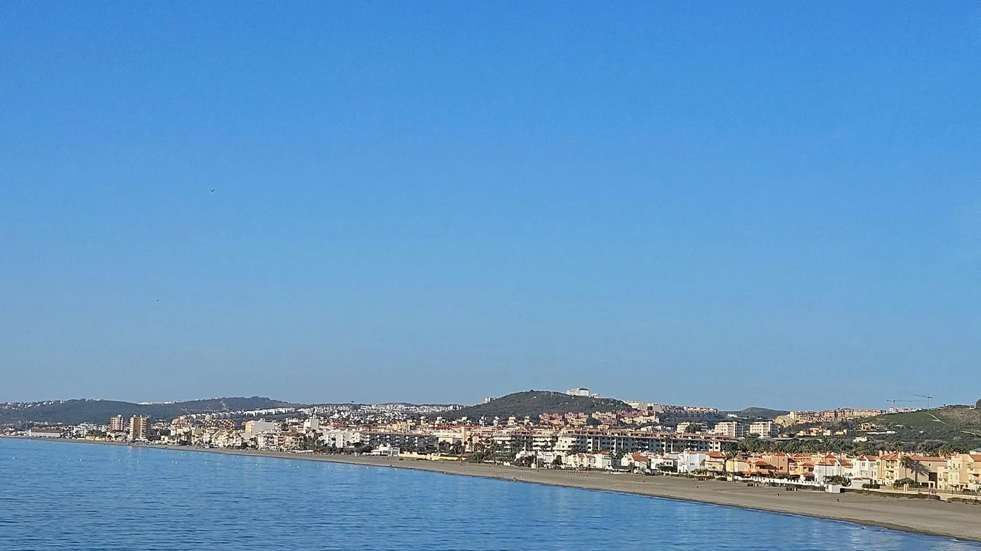 Duquesa Suites - Superb Sea Views & Overlooking Pool Manilva 0*,  Espanha